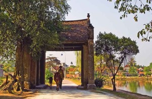 Duong Lam Village and Tay Phuong Pagoda